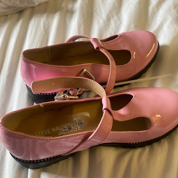 Shoes - Picture 3 of 4